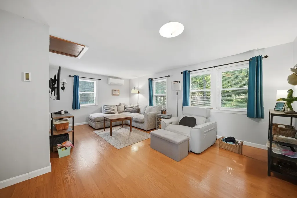 60 Trestle Brook Drive Nashua NH 03062