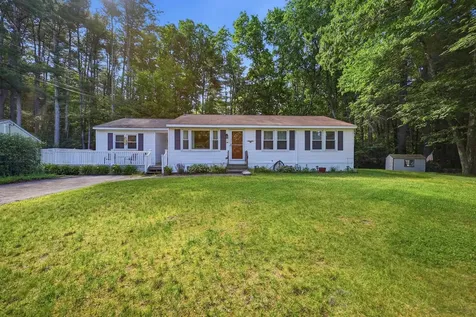 60 Trestle Brook Drive Nashua NH 03062