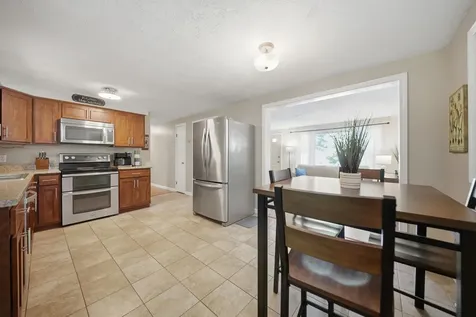 60 Trestle Brook Drive Nashua NH 03062