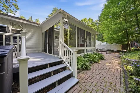 60 Trestle Brook Drive Nashua NH 03062
