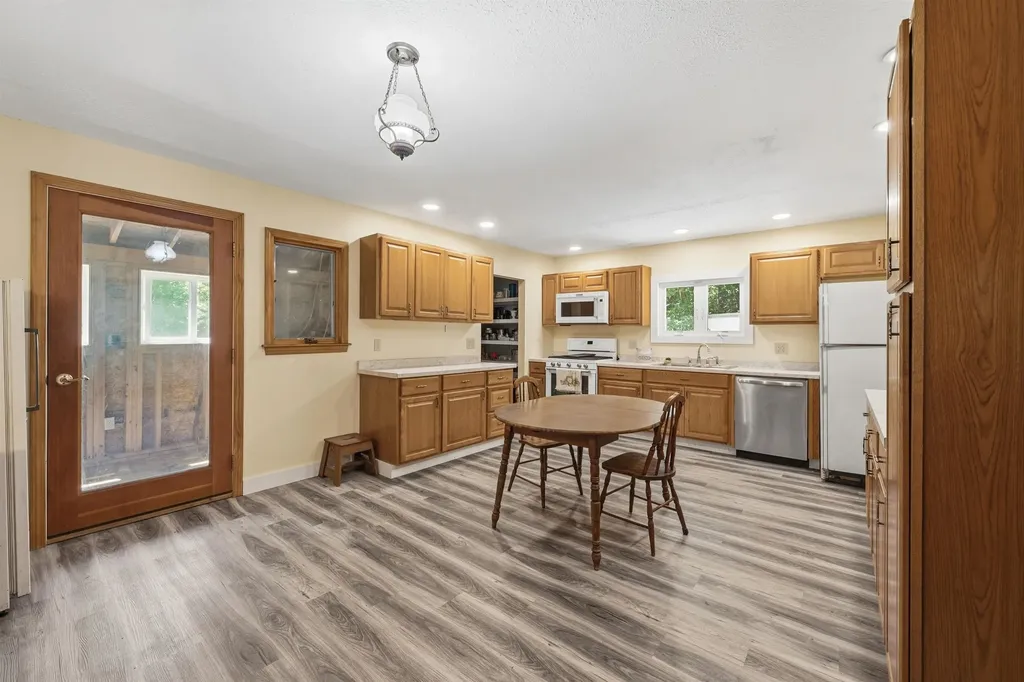 91 Colburn Road Milford NH 03055