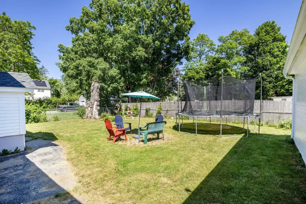 352 High Street Somersworth NH 03878