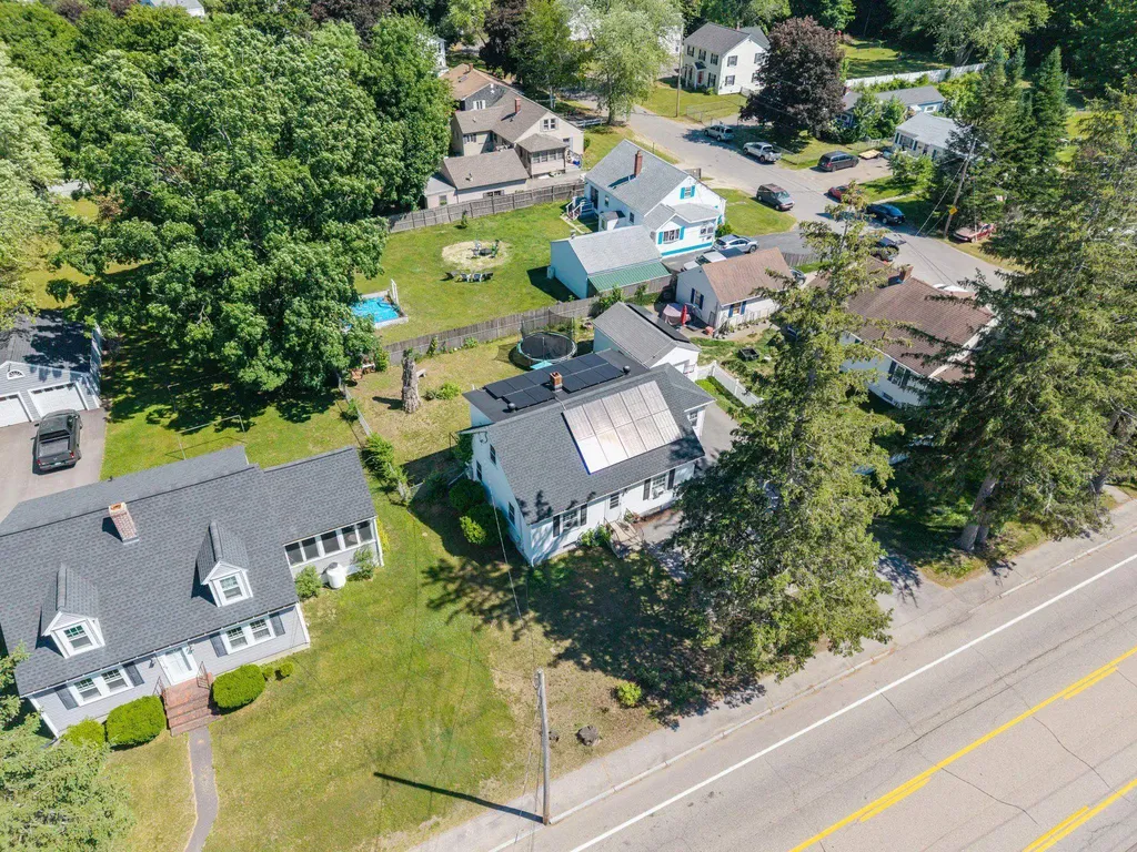352 High Street Somersworth NH 03878