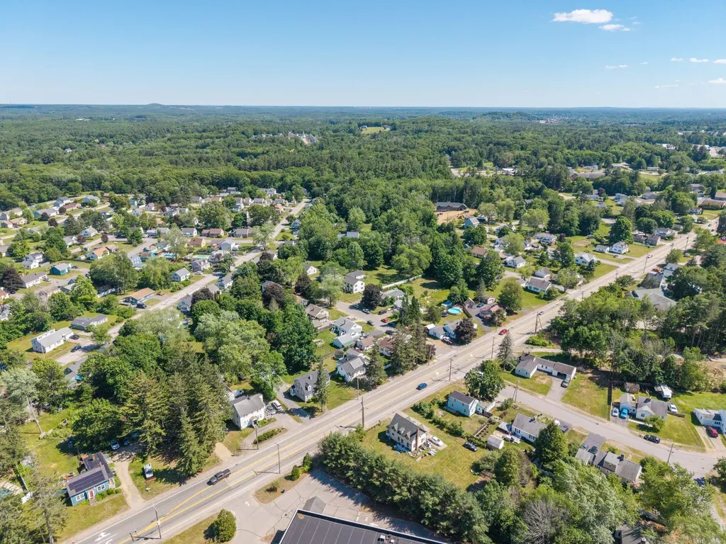 352 High Street Somersworth NH 03878