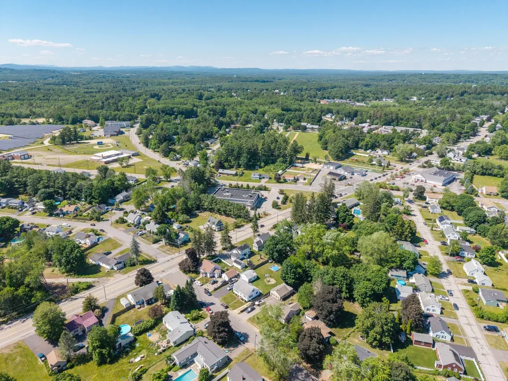 352 High Street Somersworth NH 03878