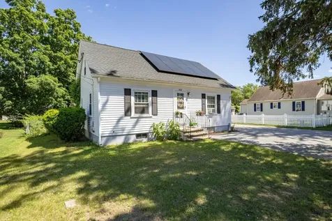 352 High Street Somersworth NH 03878