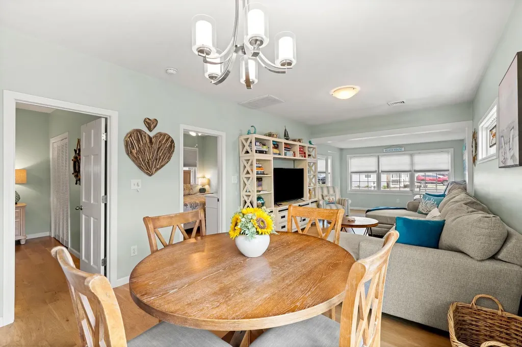 527 Ocean Boulevard Hampton NH 03842-3701
