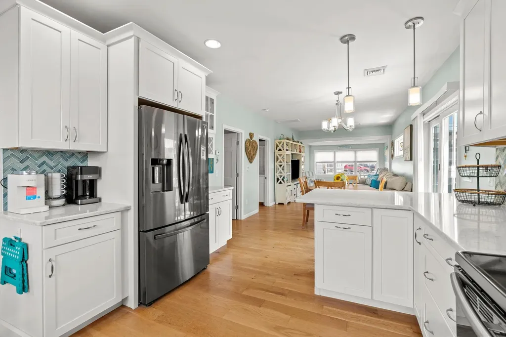 527 Ocean Boulevard Hampton NH 03842-3701