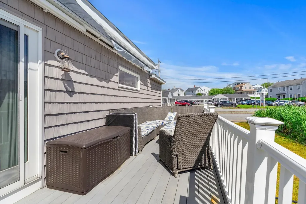 527 Ocean Boulevard Hampton NH 03842-3701