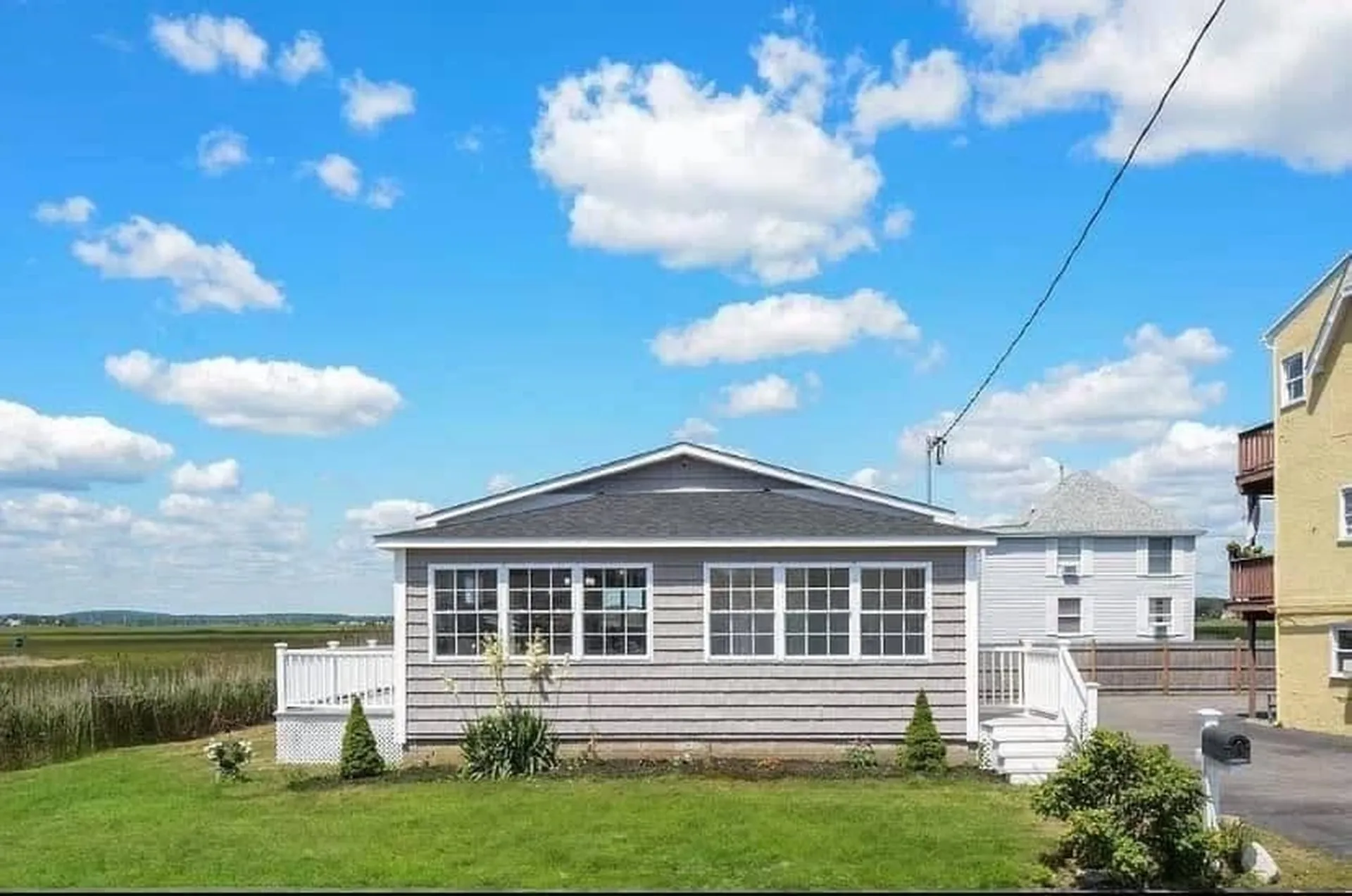 527 Ocean Boulevard Hampton NH 03842-3701