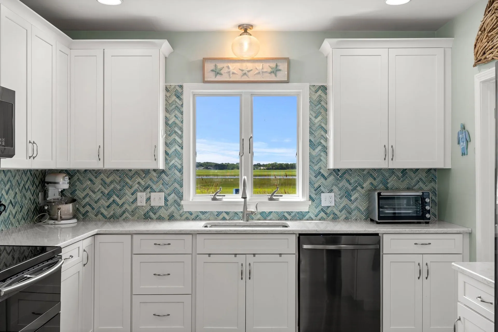 527 Ocean Boulevard Hampton NH 03842-3701