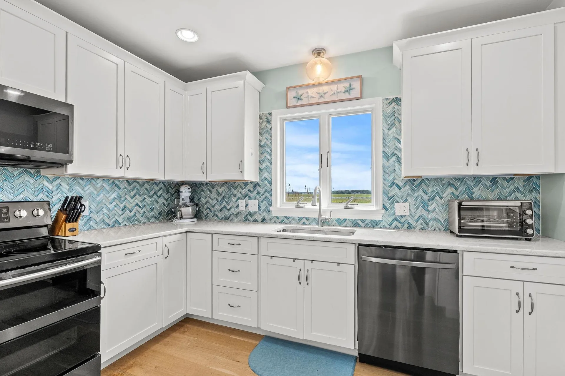 527 Ocean Boulevard Hampton NH 03842-3701