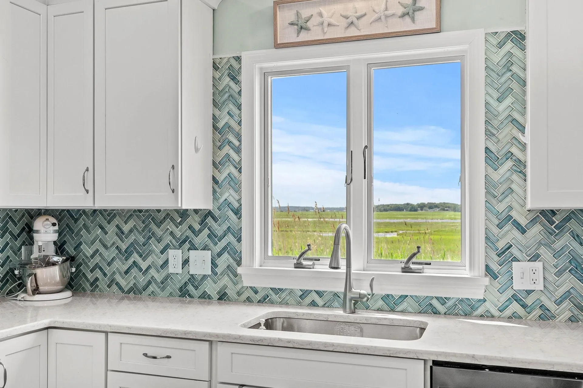527 Ocean Boulevard Hampton NH 03842-3701
