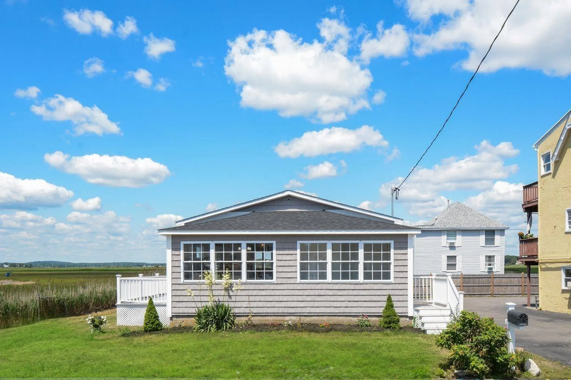527 Ocean Boulevard Hampton NH 03842-3701