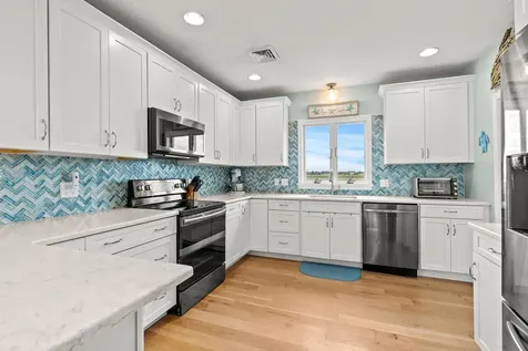 527 Ocean Boulevard Hampton NH 03842-3701