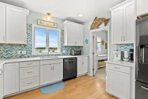 527 Ocean Boulevard Hampton NH 03842-3701