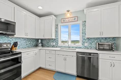 527 Ocean Boulevard Hampton NH 03842-3701