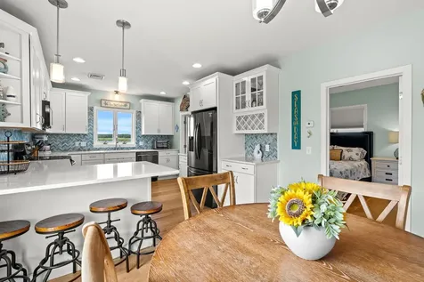 527 Ocean Boulevard Hampton NH 03842-3701