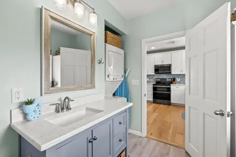 527 Ocean Boulevard Hampton NH 03842-3701