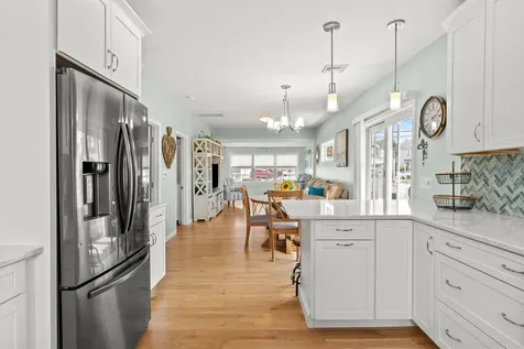 527 Ocean Boulevard Hampton NH 03842-3701