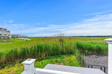 527 Ocean Boulevard Hampton NH 03842-3701