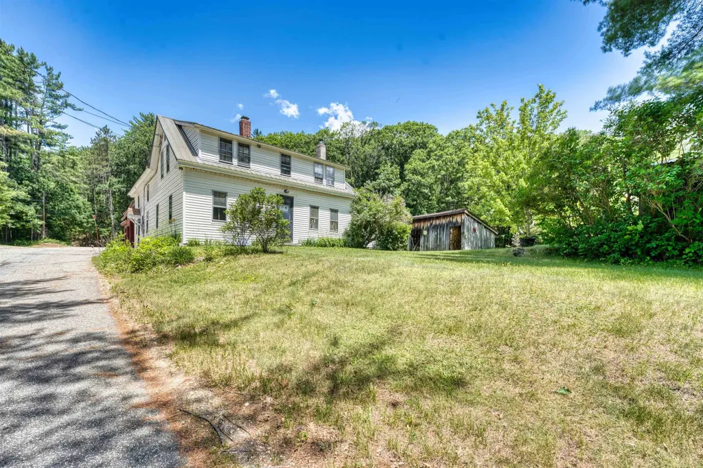 8 Meadowlark Lane Andover NH 03216