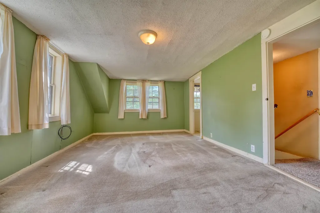 8 Meadowlark Lane Andover NH 03216