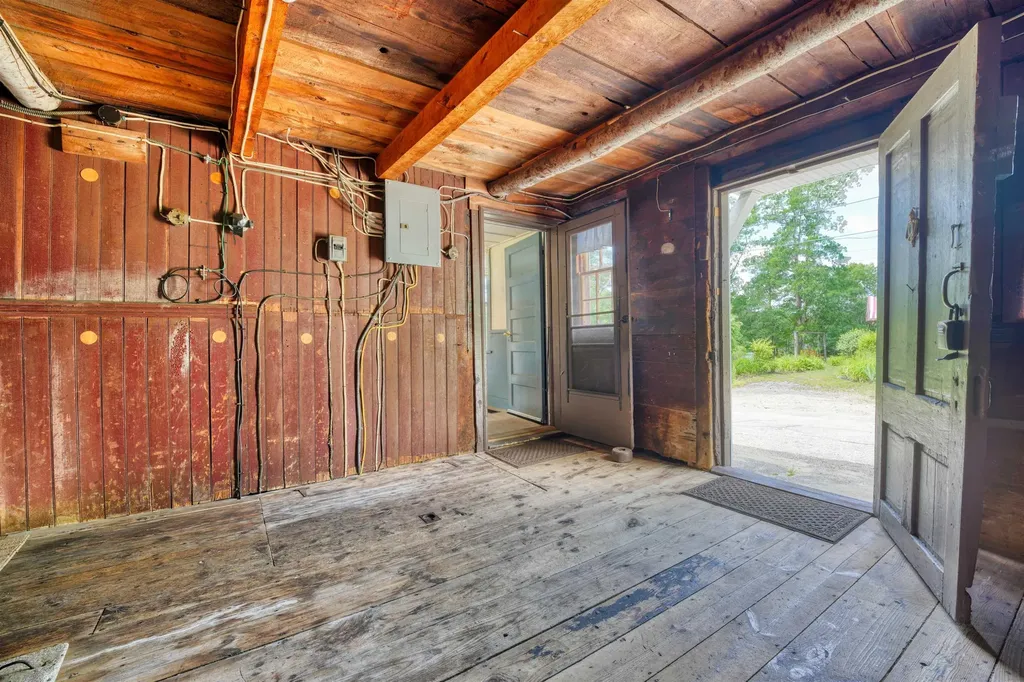 8 Meadowlark Lane Andover NH 03216