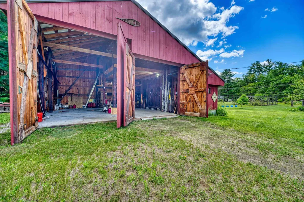 8 Meadowlark Lane Andover NH 03216