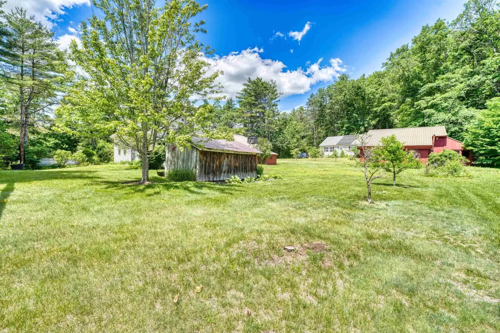 8 Meadowlark Lane Andover NH 03216