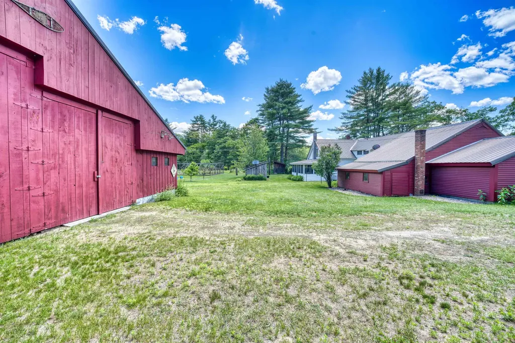 8 Meadowlark Lane Andover NH 03216