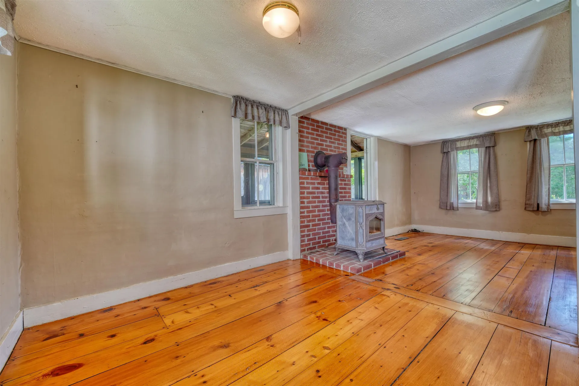 8 Meadowlark Lane Andover NH 03216