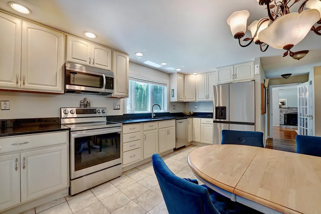 7 Acorn Acres Rye NH 03870