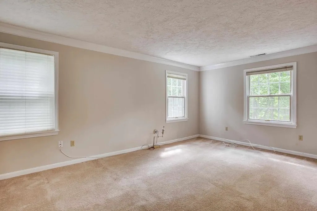 27 Buttonwood Road Bedford NH 03110