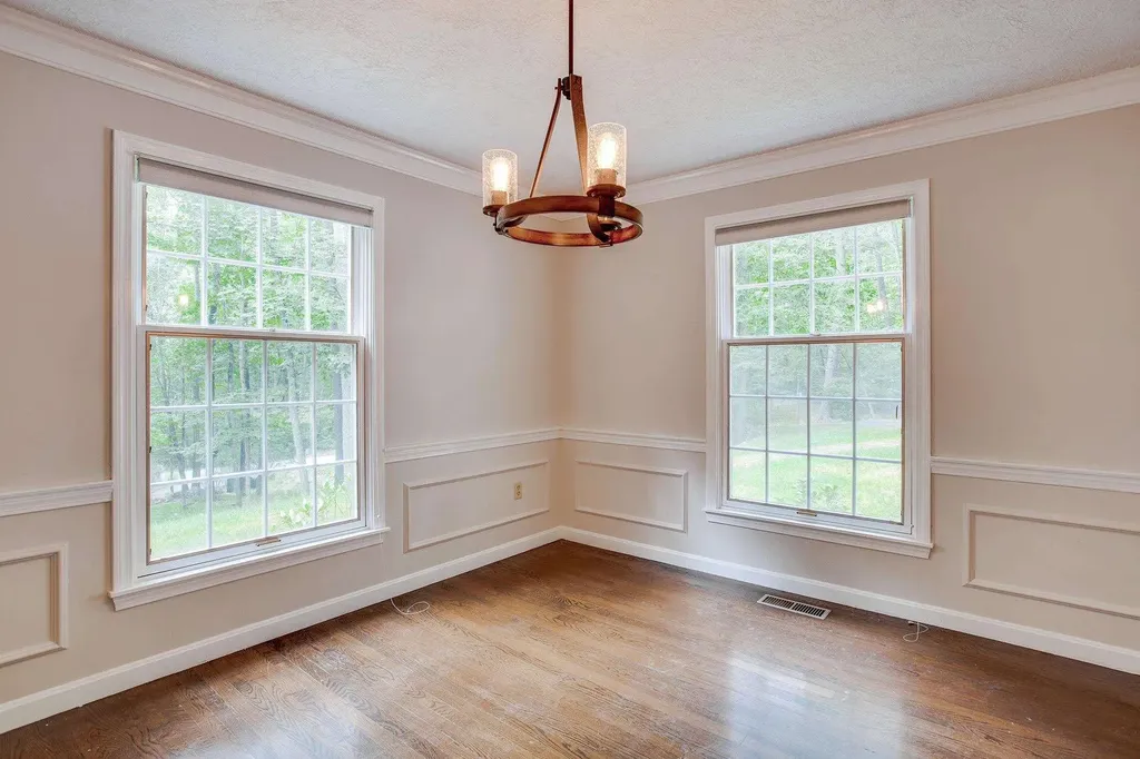 27 Buttonwood Road Bedford NH 03110