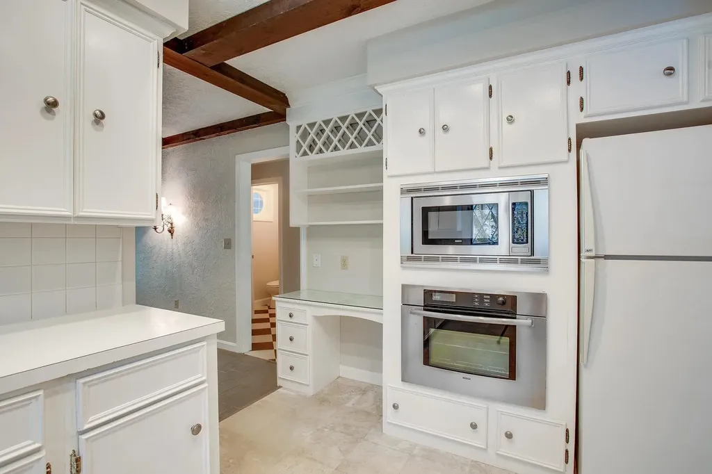 27 Buttonwood Road Bedford NH 03110