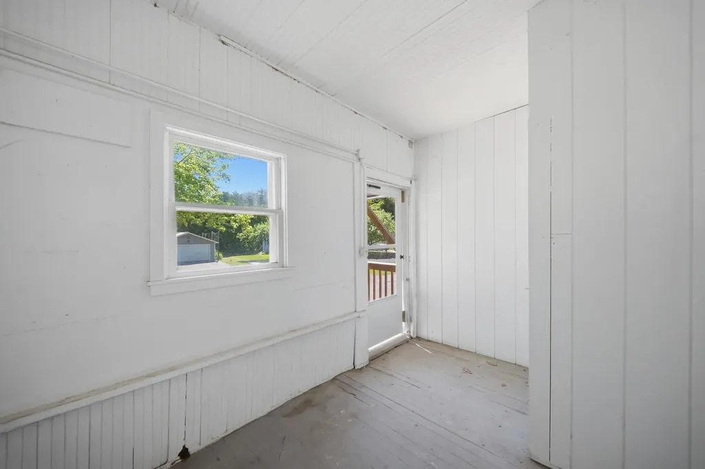 35 South Street Claremont NH 03743