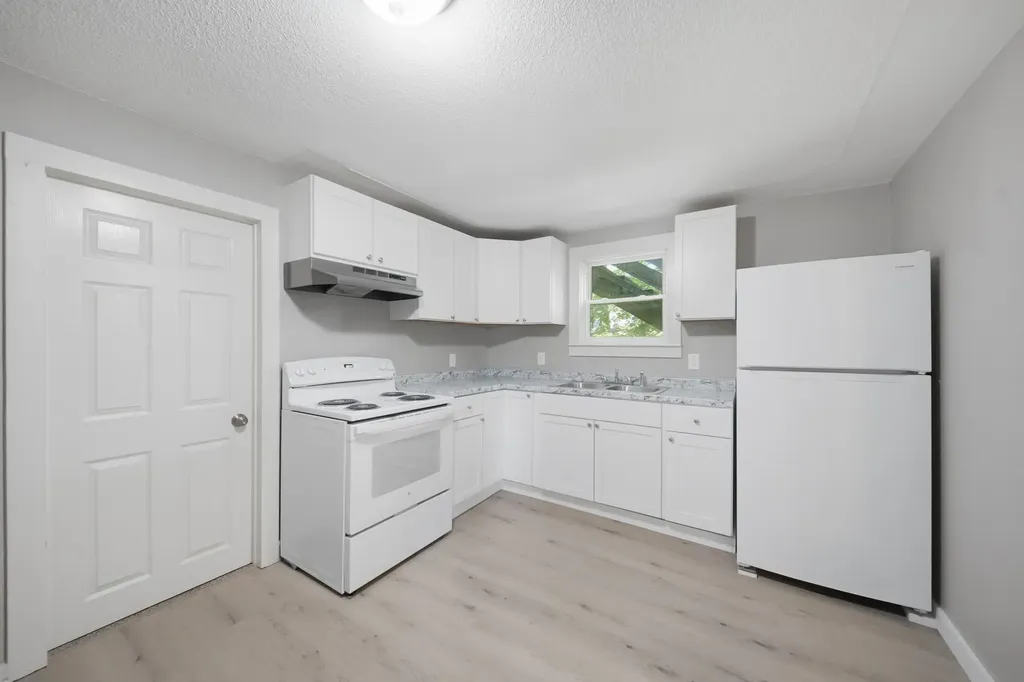 35 South Street Claremont NH 03743