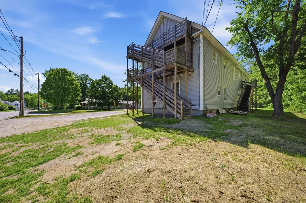 35 South Street Claremont NH 03743