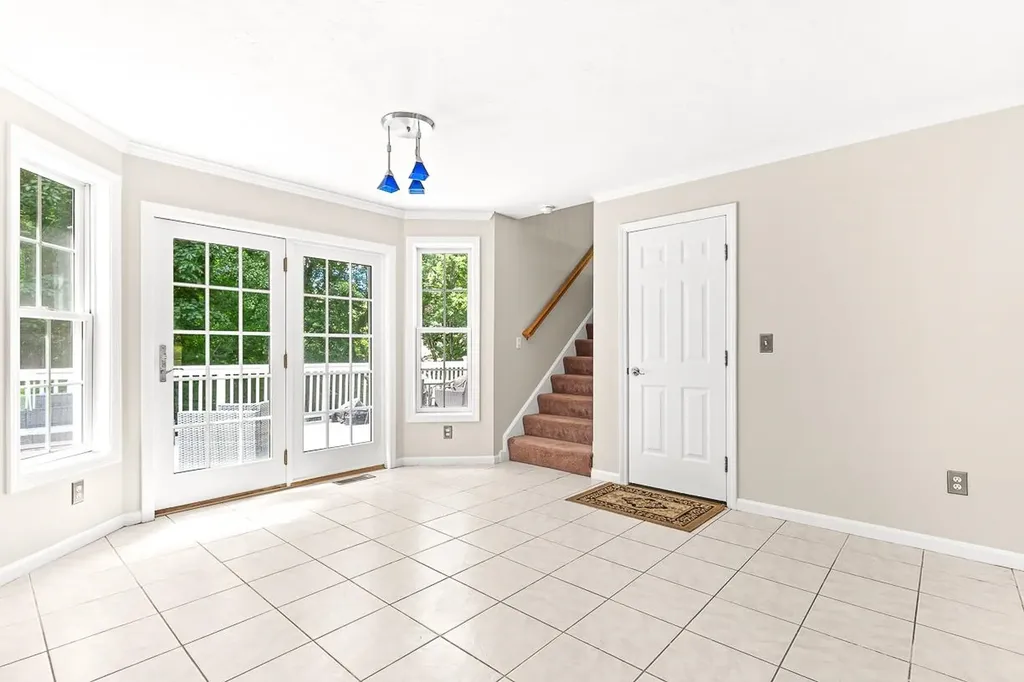 105 Wyndridge Circle Pelham NH 03076