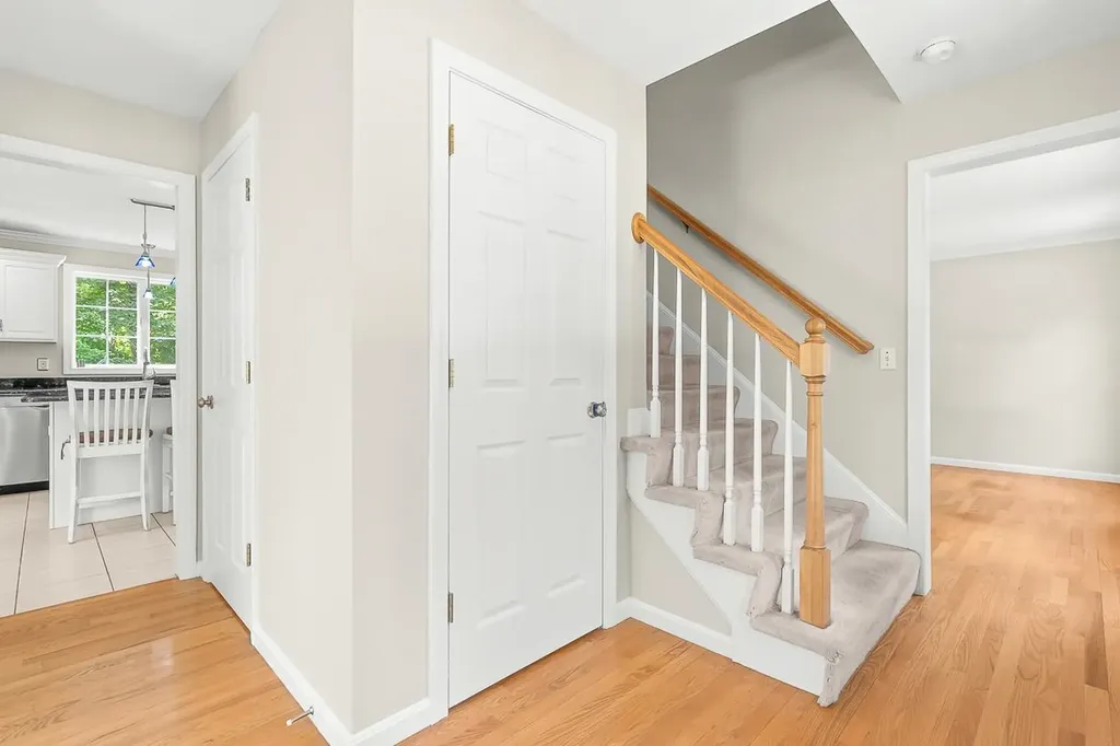 105 Wyndridge Circle Pelham NH 03076