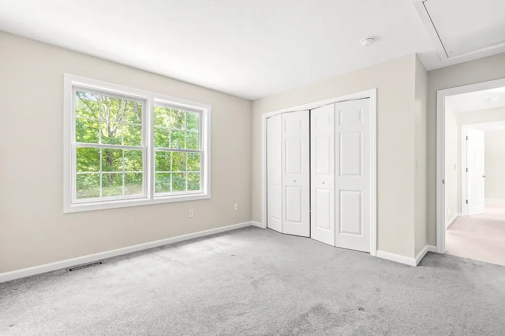 105 Wyndridge Circle Pelham NH 03076