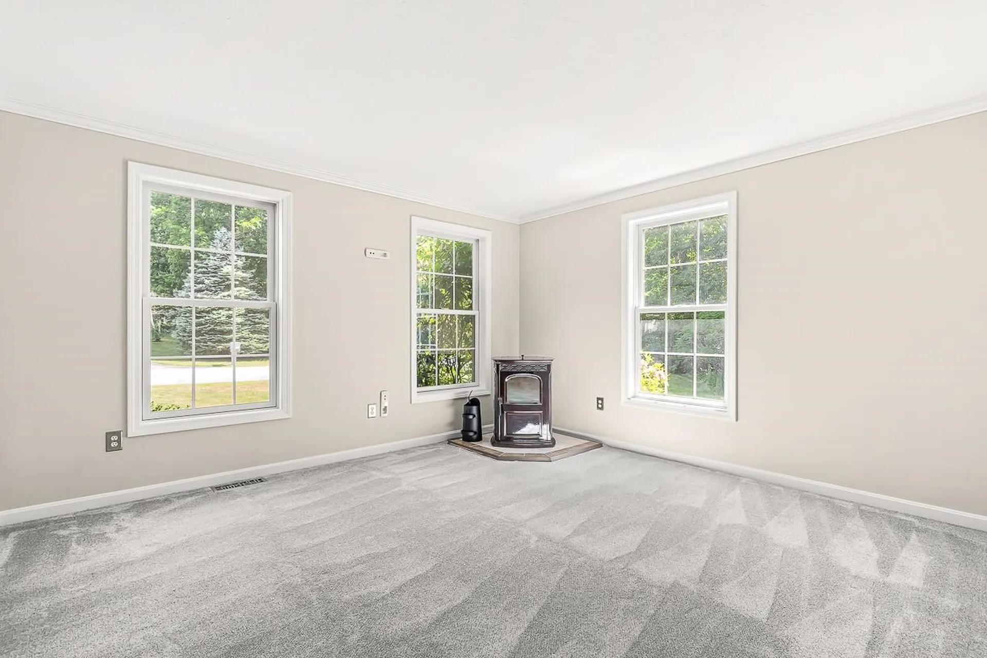 105 Wyndridge Circle Pelham NH 03076