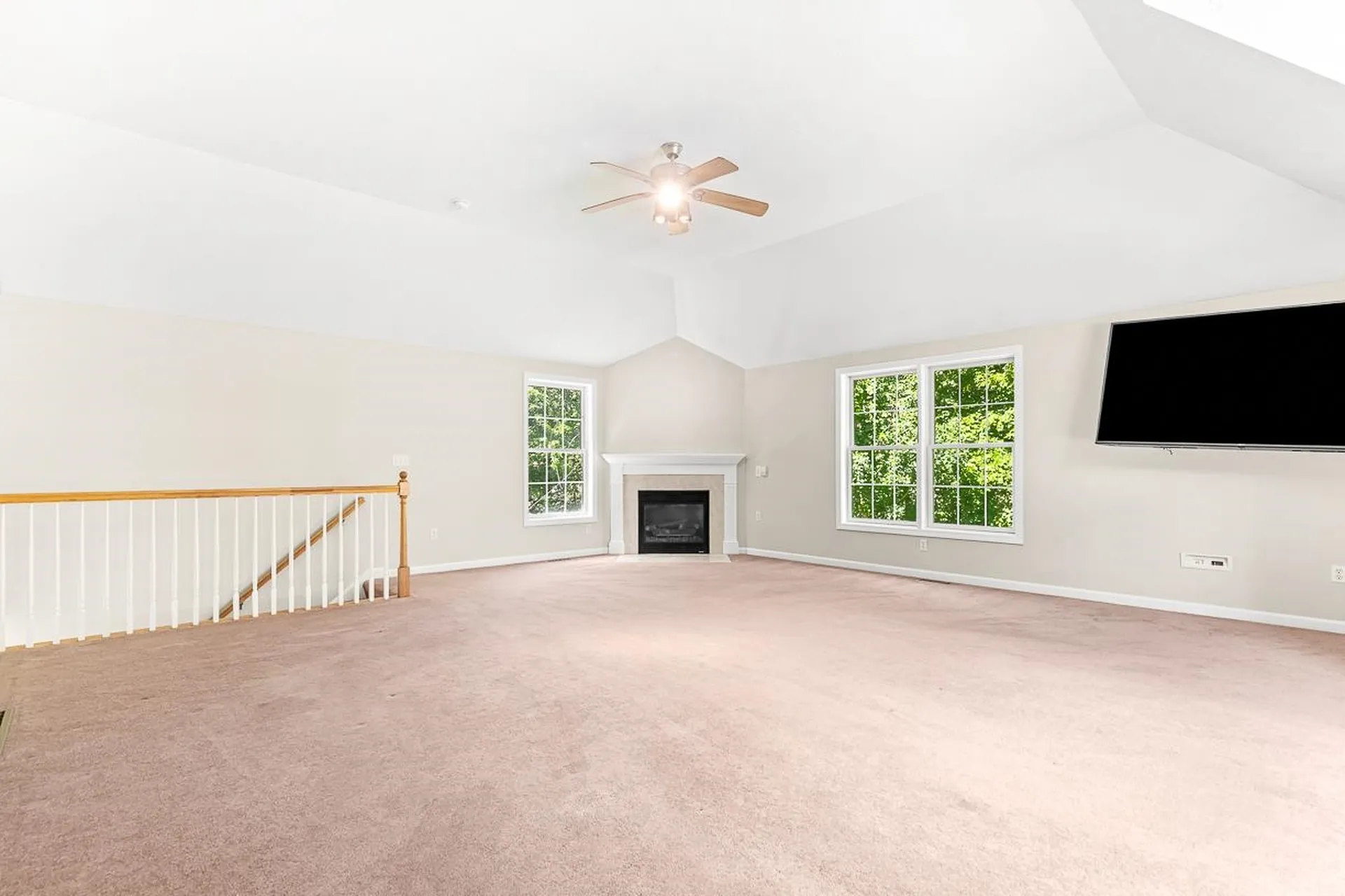 105 Wyndridge Circle Pelham NH 03076