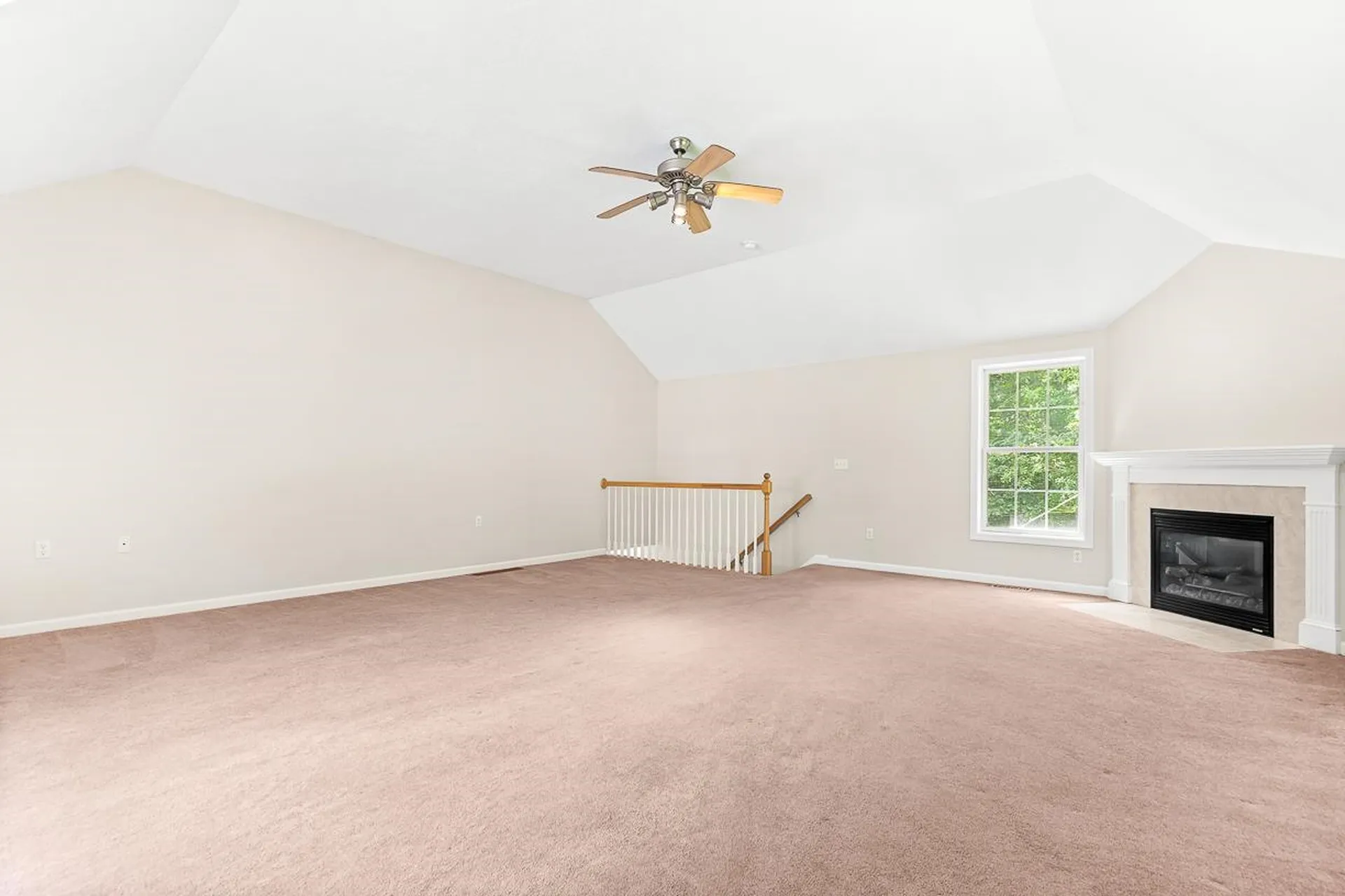 105 Wyndridge Circle Pelham NH 03076