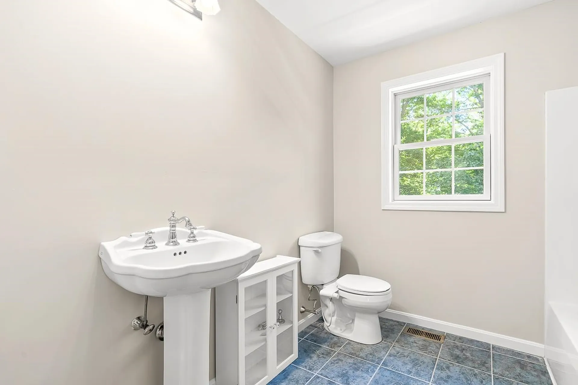 105 Wyndridge Circle Pelham NH 03076