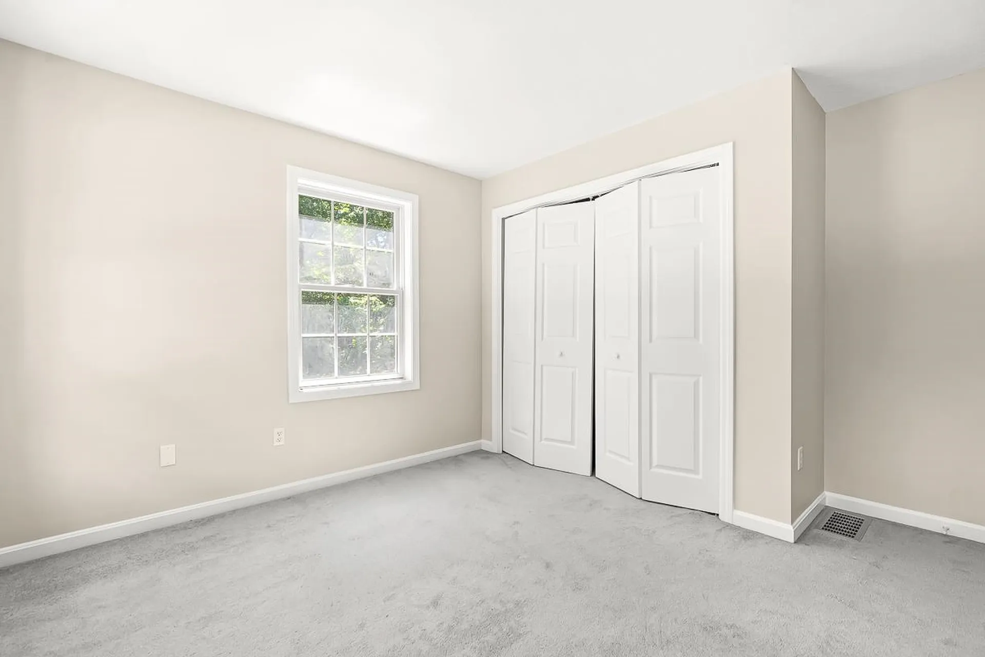 105 Wyndridge Circle Pelham NH 03076