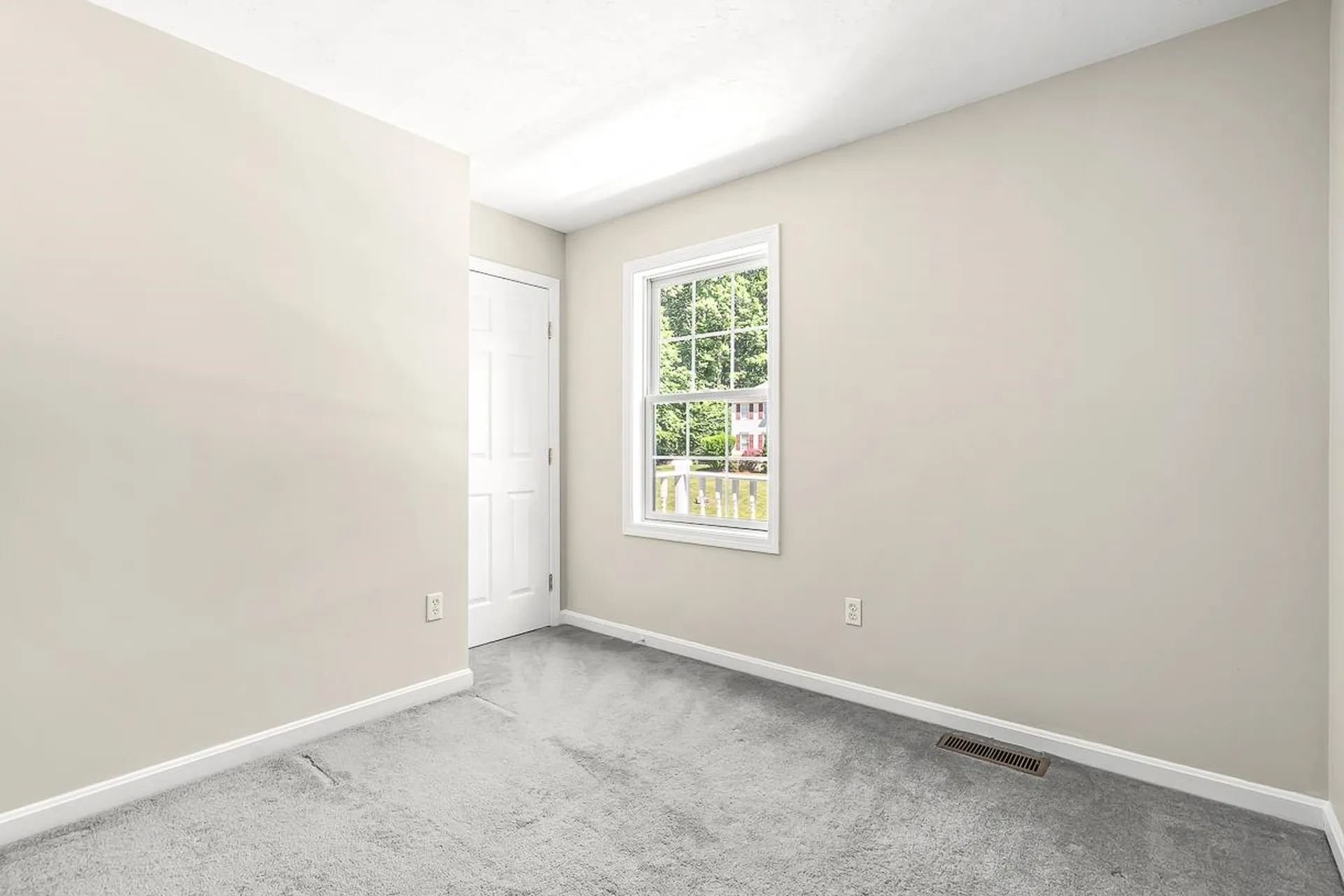 105 Wyndridge Circle Pelham NH 03076