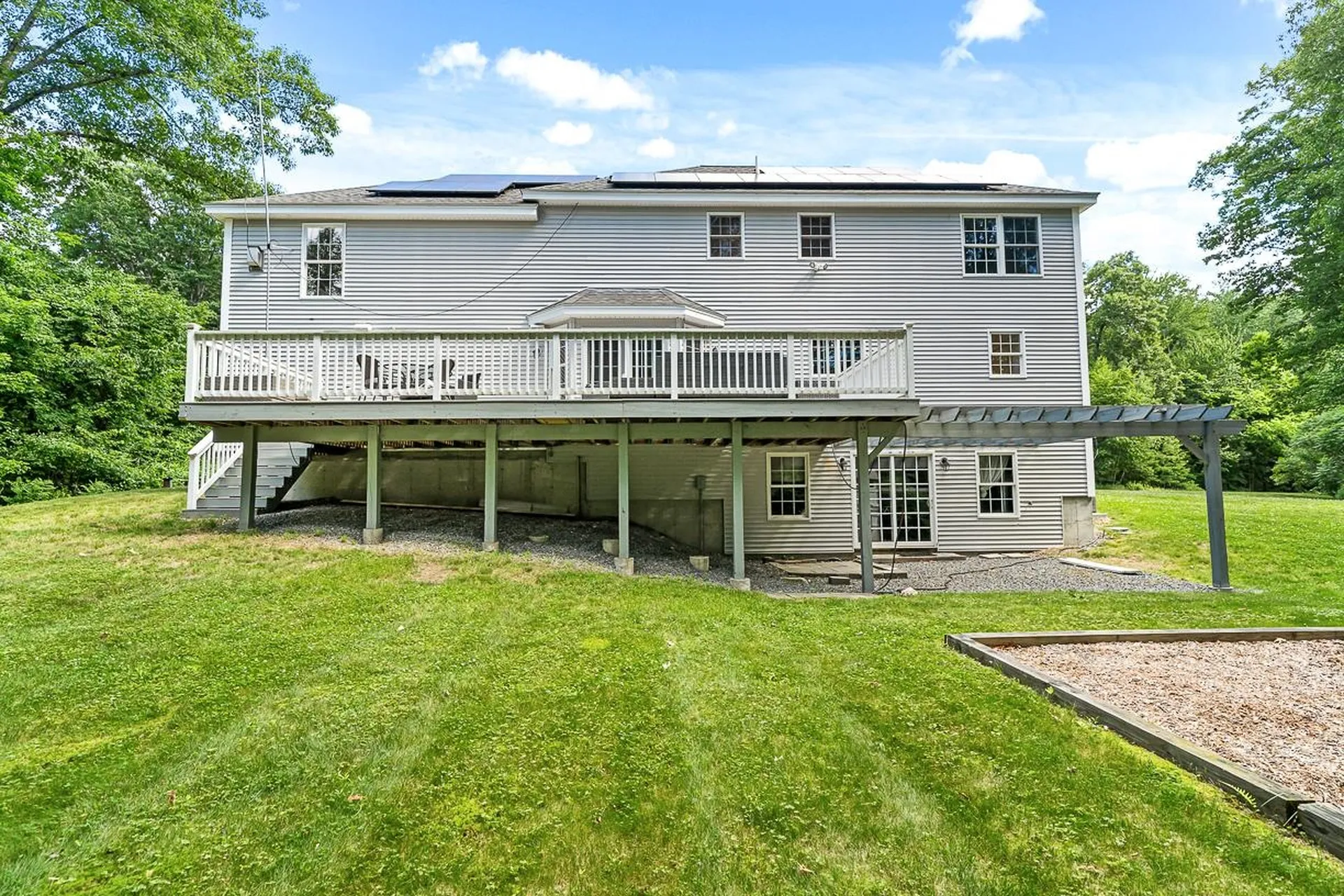 105 Wyndridge Circle Pelham NH 03076