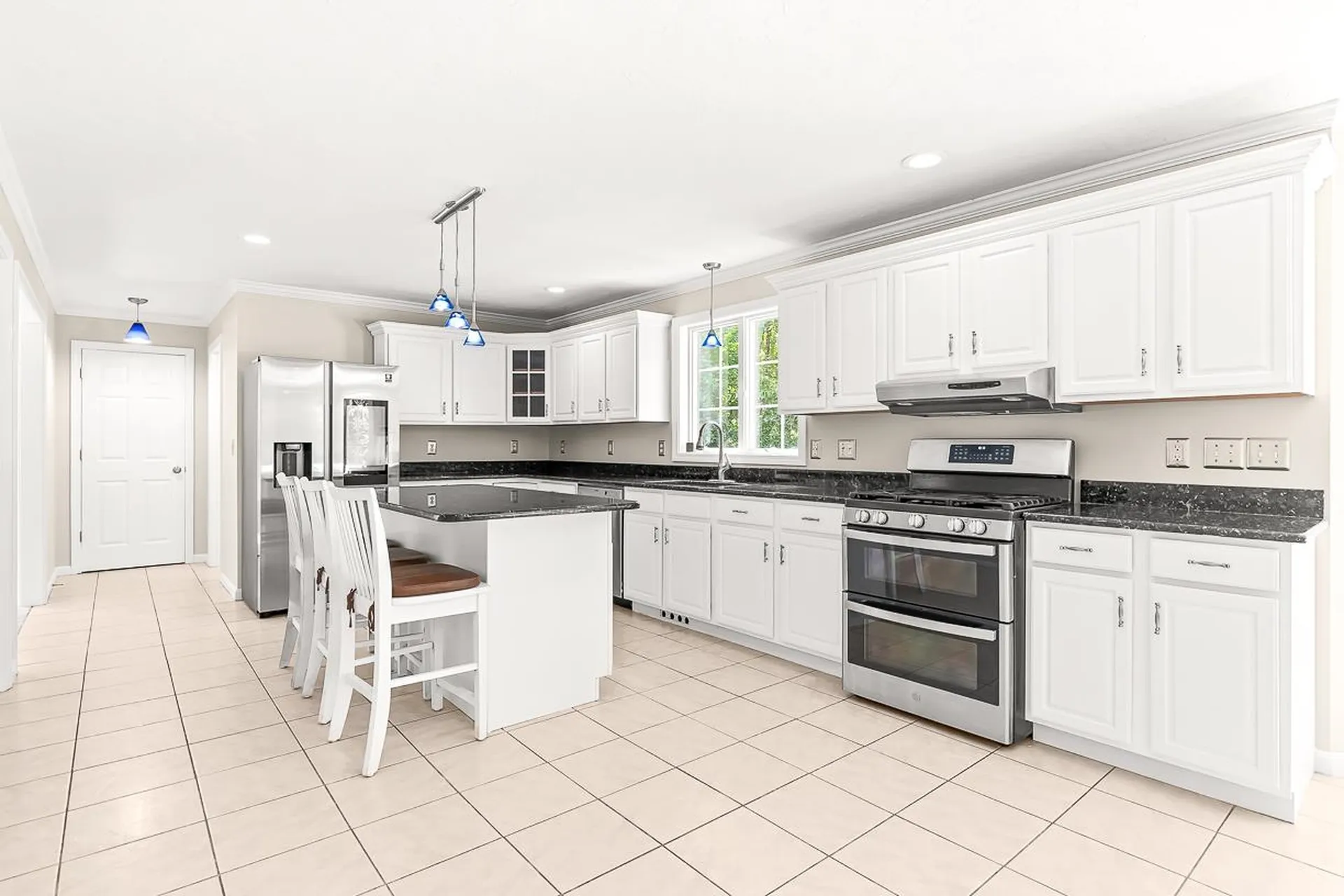 105 Wyndridge Circle Pelham NH 03076
